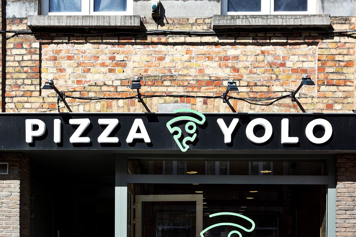 Pizza Yolo